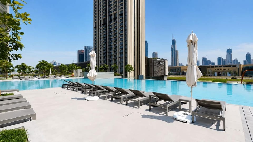 PVH - Edgy and Modern Comfort 1BR Downtown Views 2 Apartment in Dubai