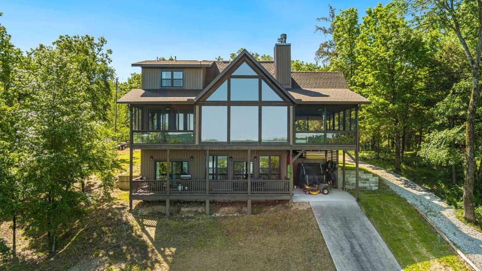 Shoreline Splash - Easy Access to Beaver Lake House in Beaver Lake