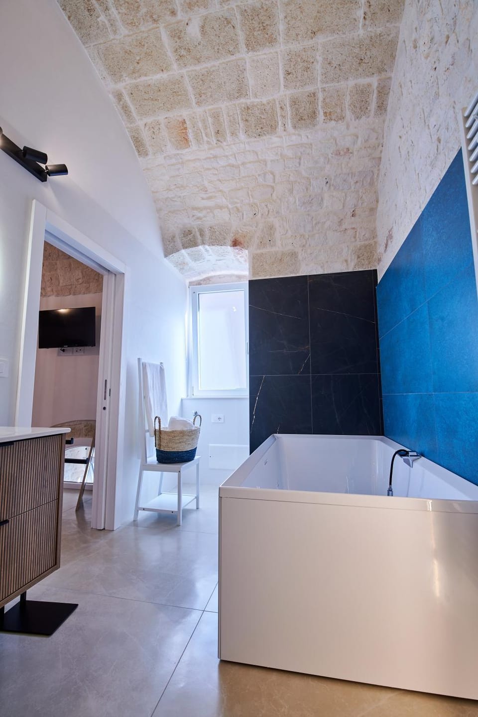 Hot Tub, Bathroom, towels