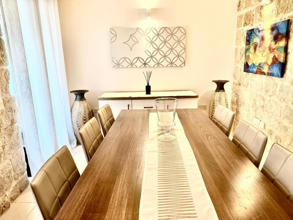 Charming 3-Bedroom House of Character - Perfect Family Retreat - Naxxar House in Malta