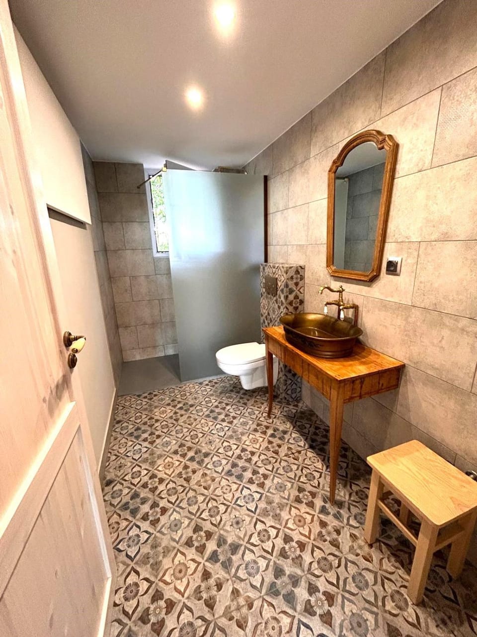 Shower, Toilet, Bathroom, towels