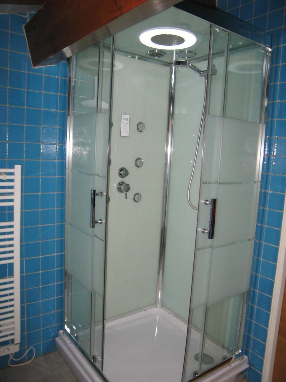 Shower, Decorative detail