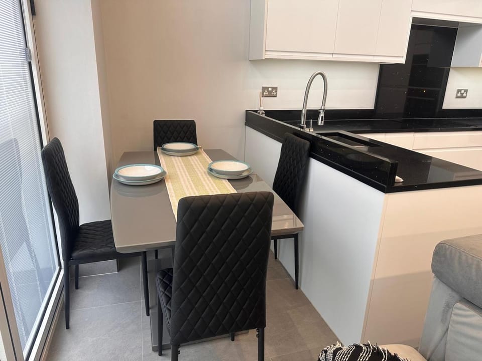 Apple Tree House Apartment in Grays
