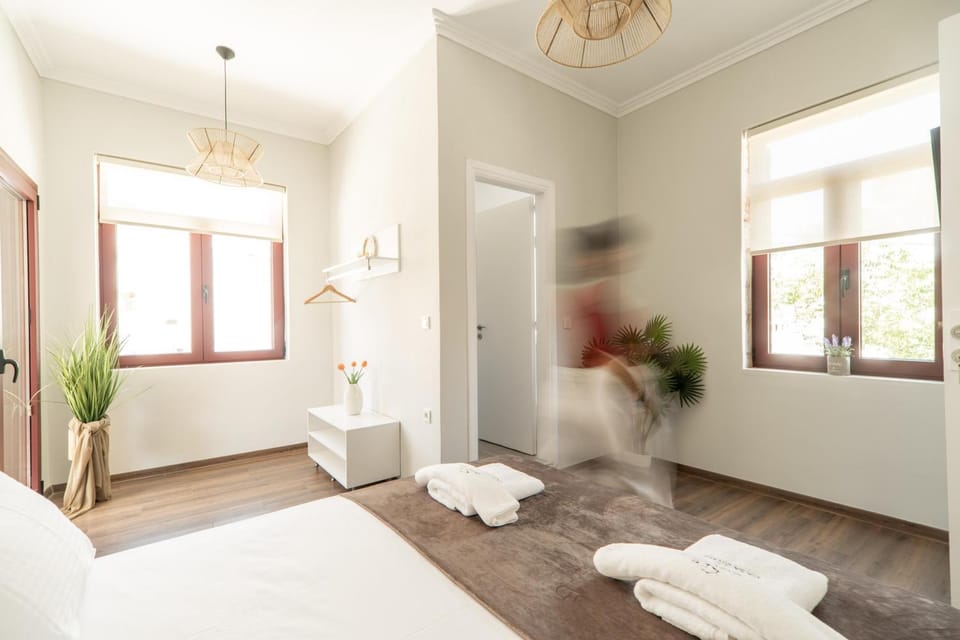 Bed, Bathroom, Photo of the whole room, Bedroom, towels