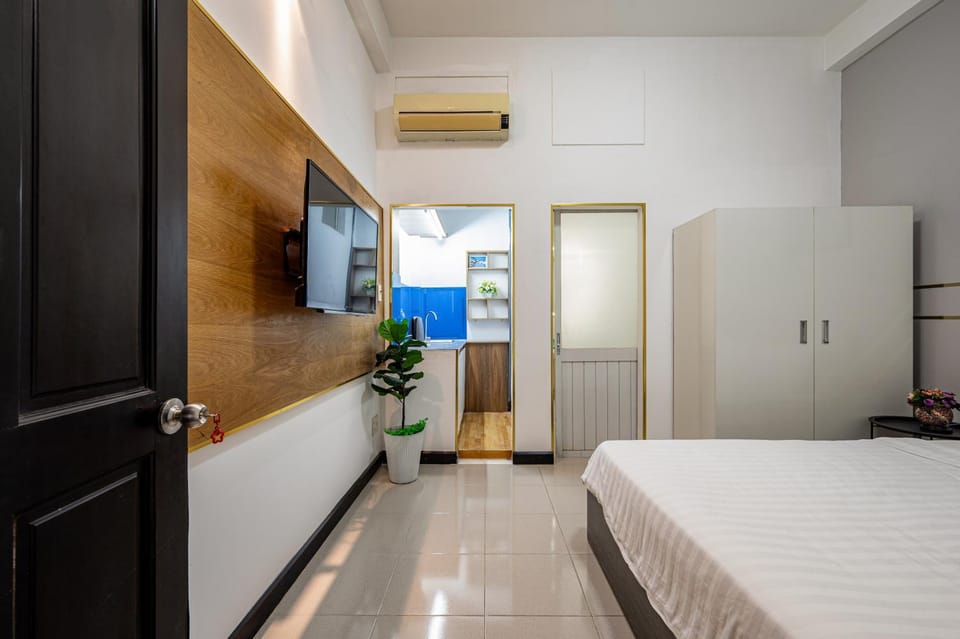 Bed, Photo of the whole room, Bedroom, wardrobe, air conditioner