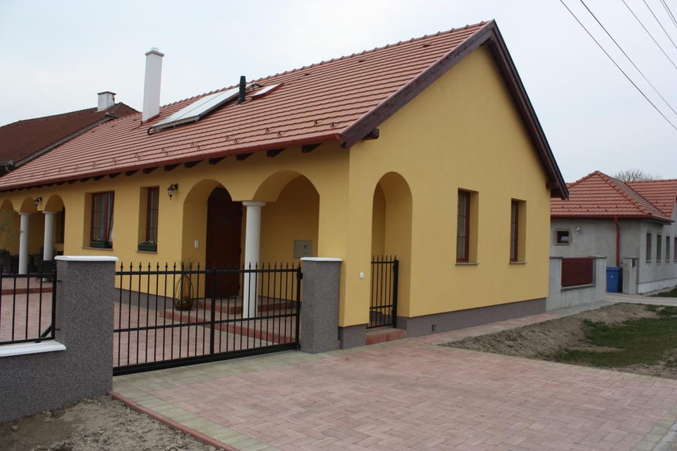 Kiserdő Vendégház Bed and Breakfast in Slovakia