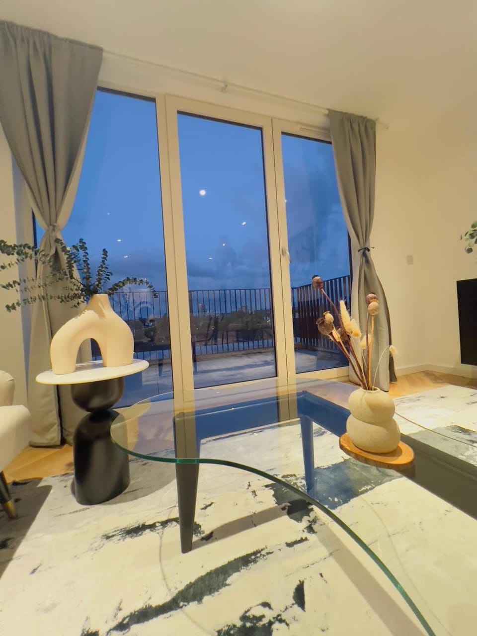 Modern Balcony Flat closet to London Bridge Apartment in London Borough of Southwark
