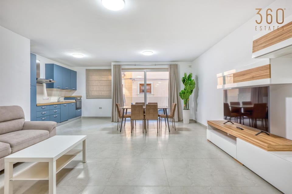 Kitchen or kitchenette, Living room, Seating area, Dining area, minibar