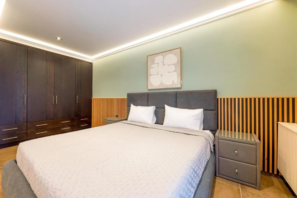 Bed, Photo of the whole room, Bedroom, wardrobe