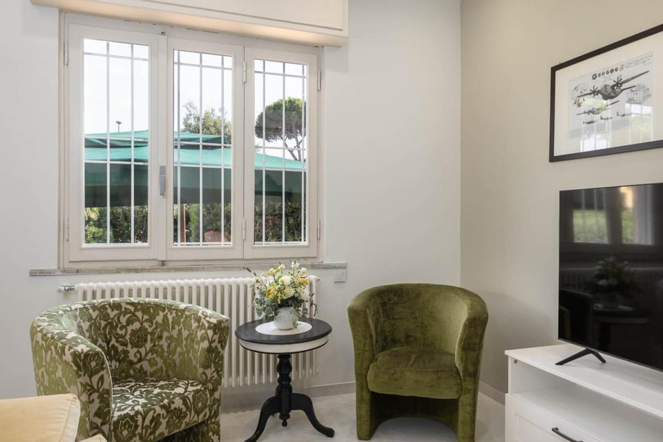 TV and multimedia, Living room, Seating area, internet