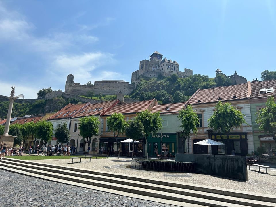Entertainment, Location