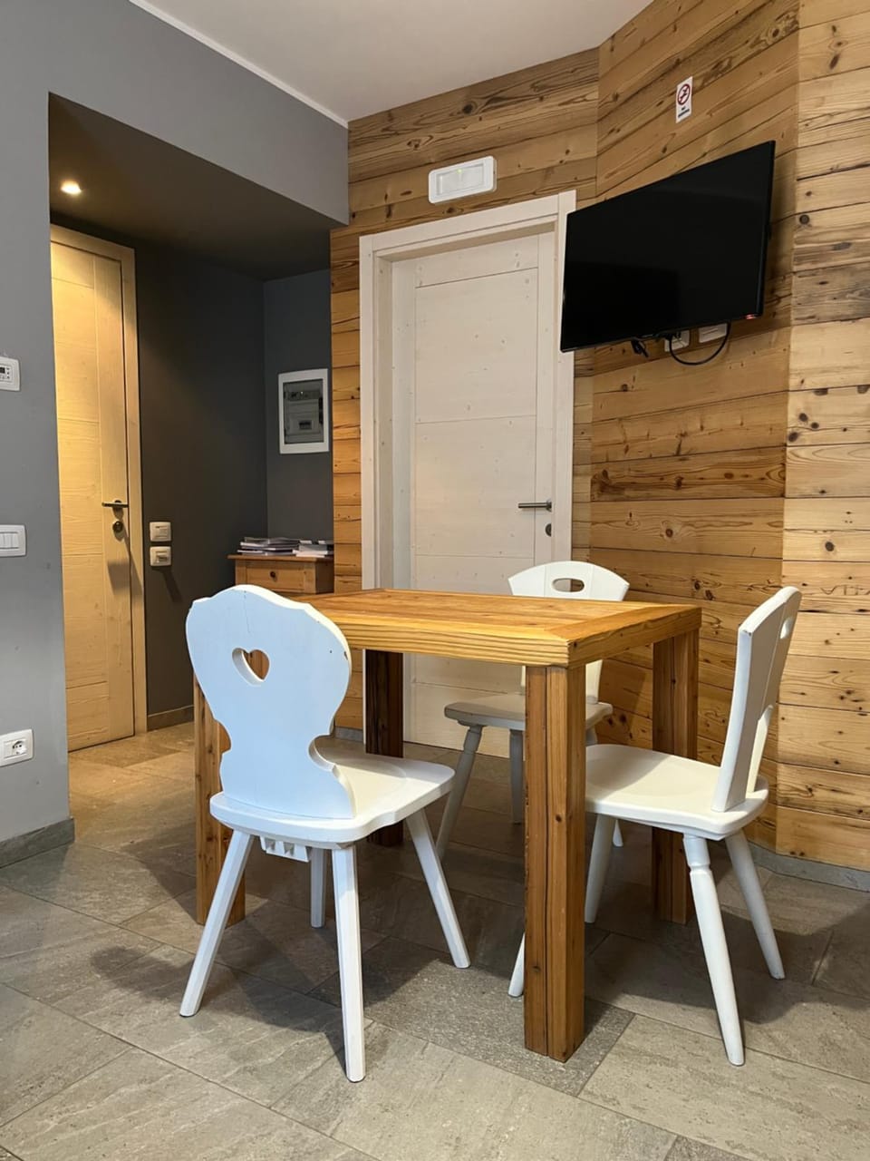 TV and multimedia, Dining area