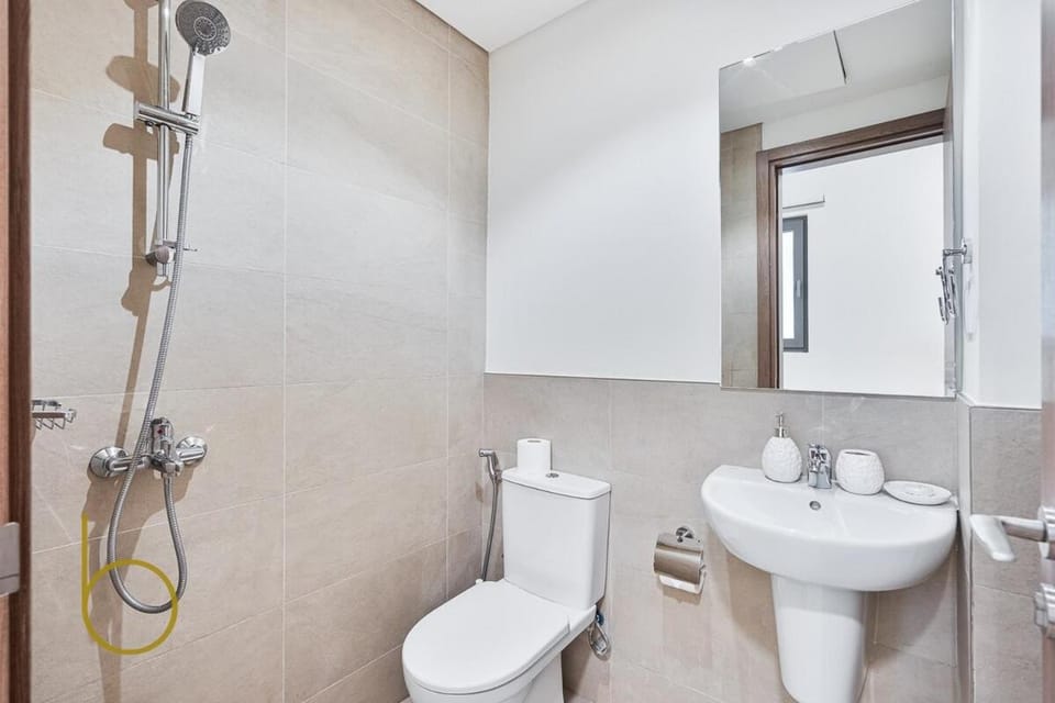 Shower, Toilet, Bathroom, bidet, towels