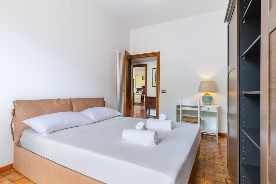 Bed, Photo of the whole room, Bedroom, wardrobe