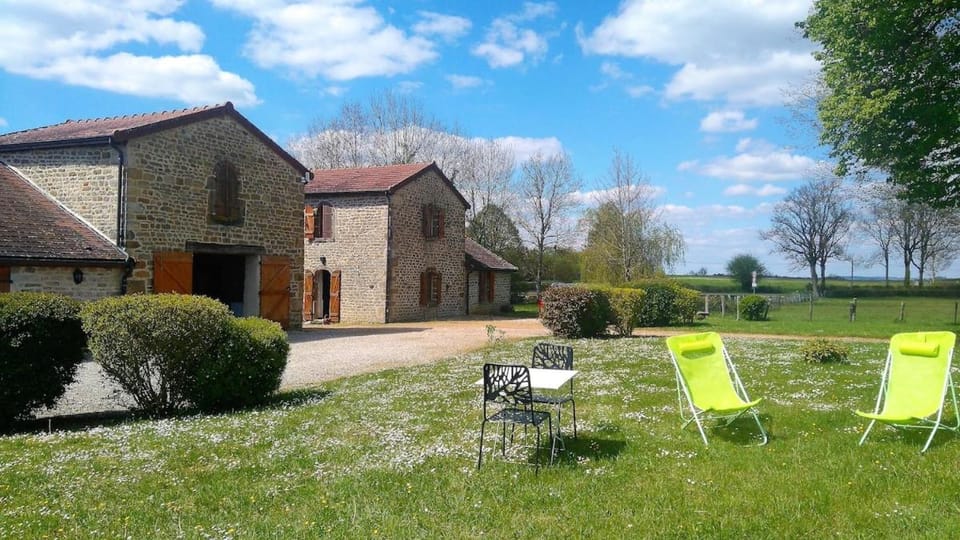 Les Lavandins Château de Musigny House in Bourgogne-Franche-Comté