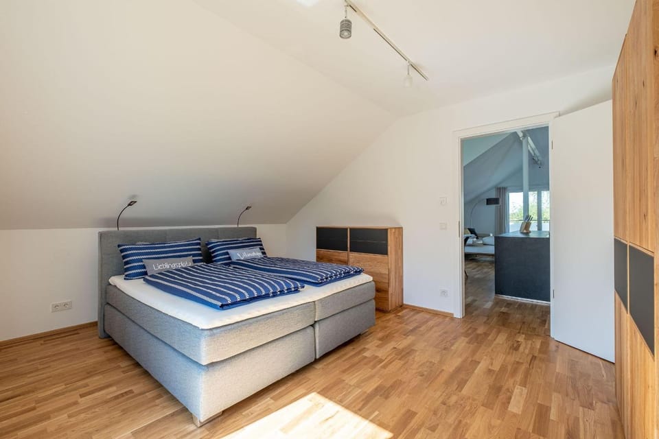 Ferienwohnung Lieblingsplatz mit moderner Ausstattung im Grünen Apartment in Meersburg