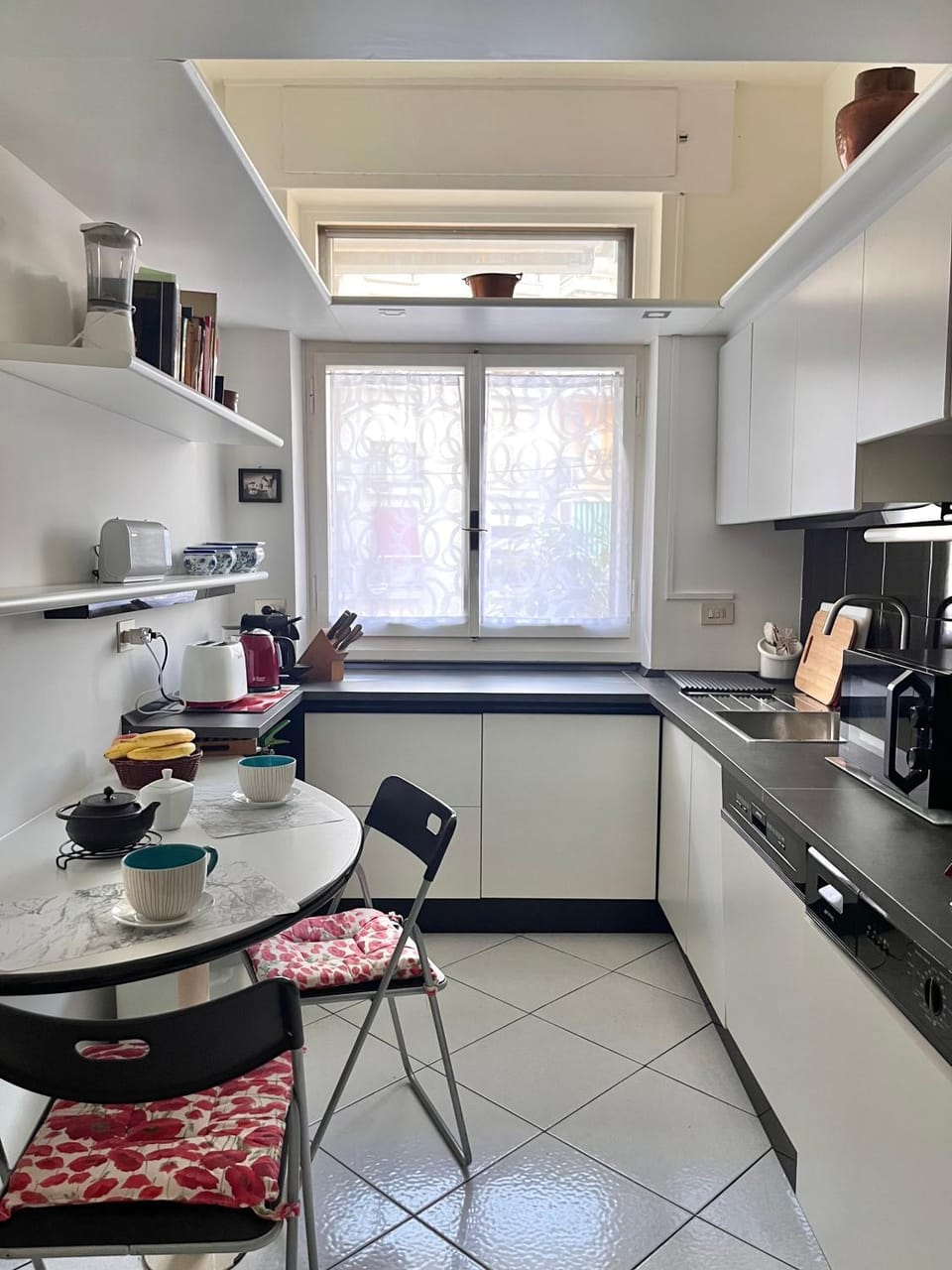 Kitchen or kitchenette, Dining area, oven, pet friendly, stove, toaster