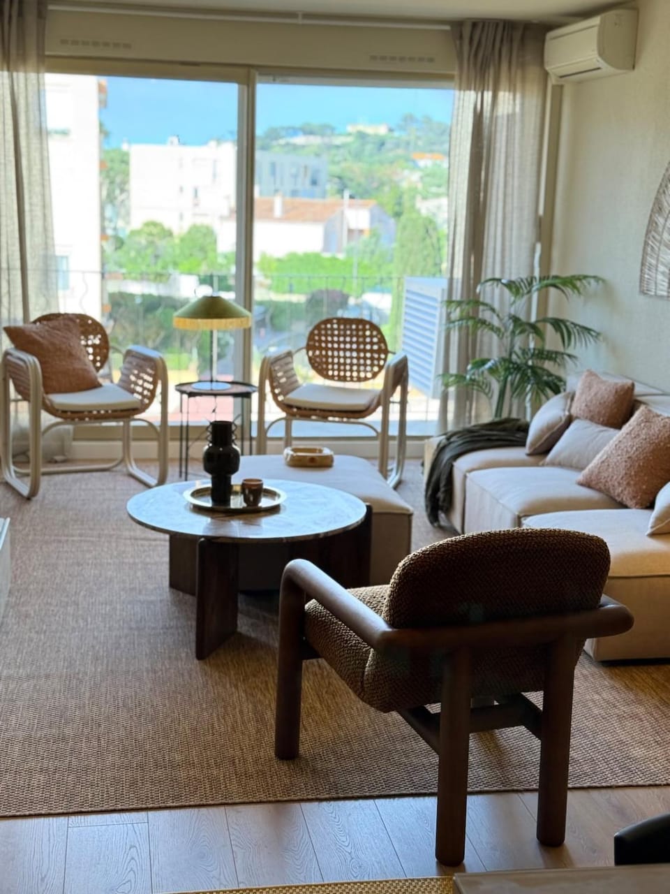 View (from property/room), Balcony/Terrace, Living room, Seating area