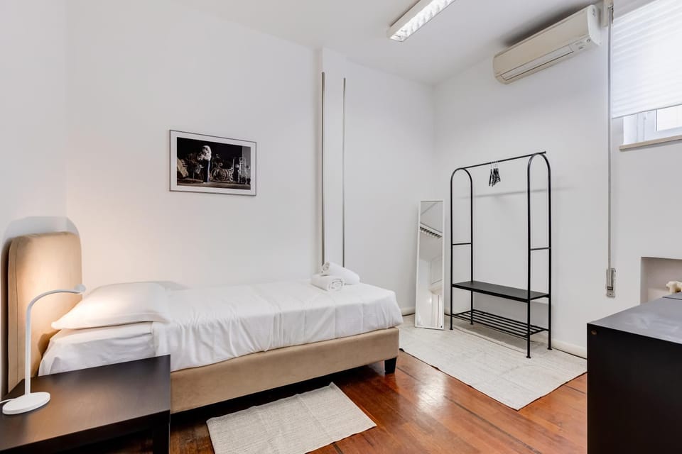 Bedroom, air conditioner