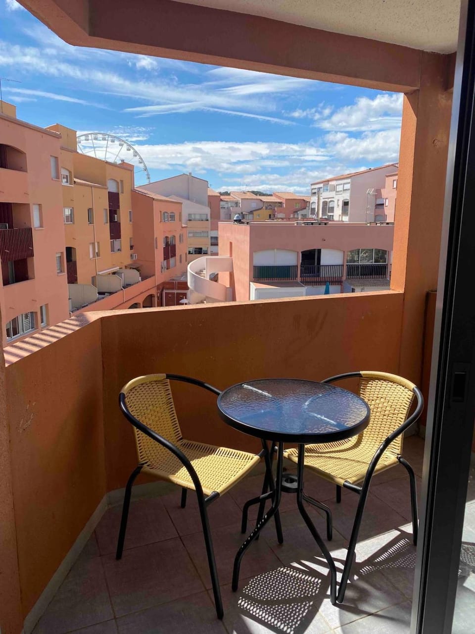 Property building, Patio, Balcony/Terrace