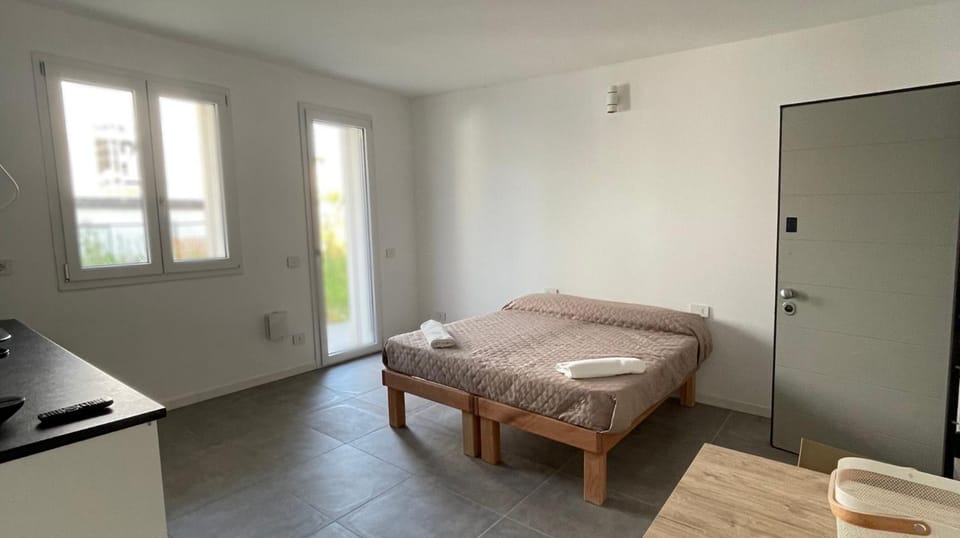 Kitchen or kitchenette, Bedroom