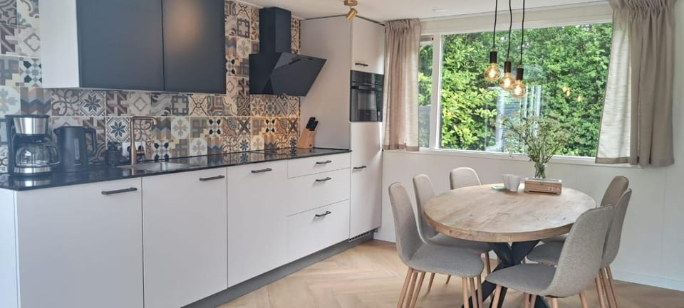 Stijlvol chalet Zeeland - Sauna & omheinde tuin VP082 Chalet in Zeeland, Netherlands