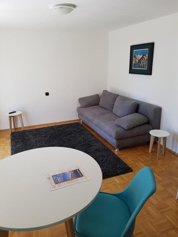 Ferienwohnung La Perla - Seepferdchen mit Boxspringbett und großem Bad Apartment in Konstanz