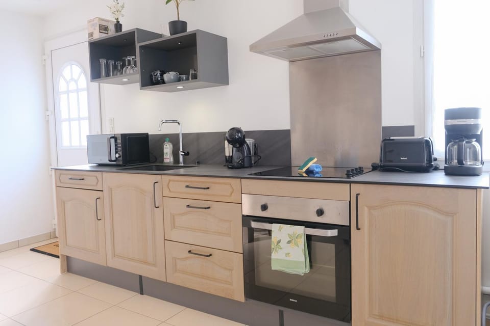 Kitchen or kitchenette, dishwasher, pet friendly, stove, toaster