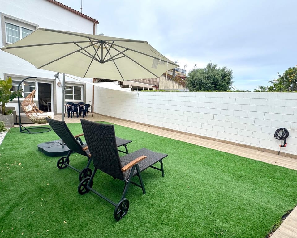 Balcony/Terrace, sunbed
