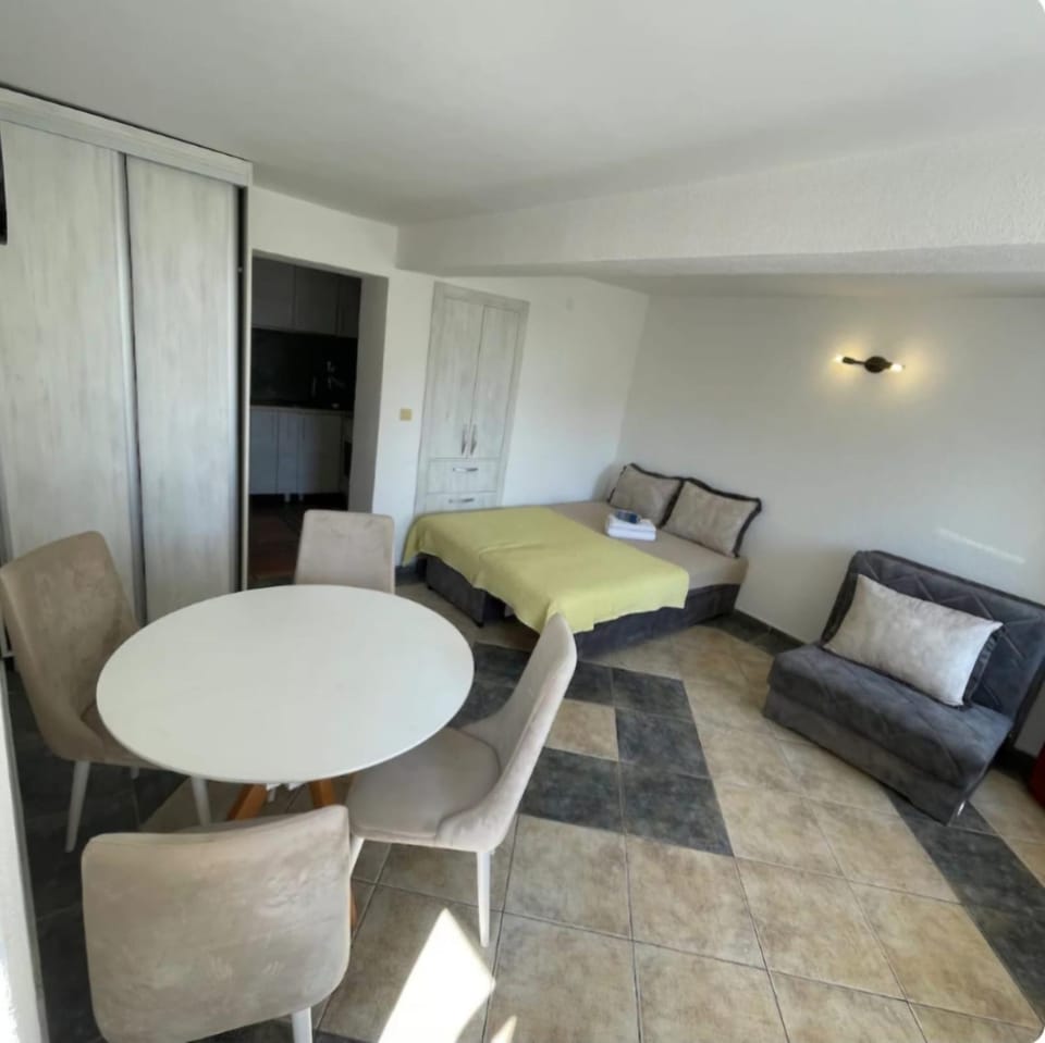 Lola of Old Town Apartment in Budva