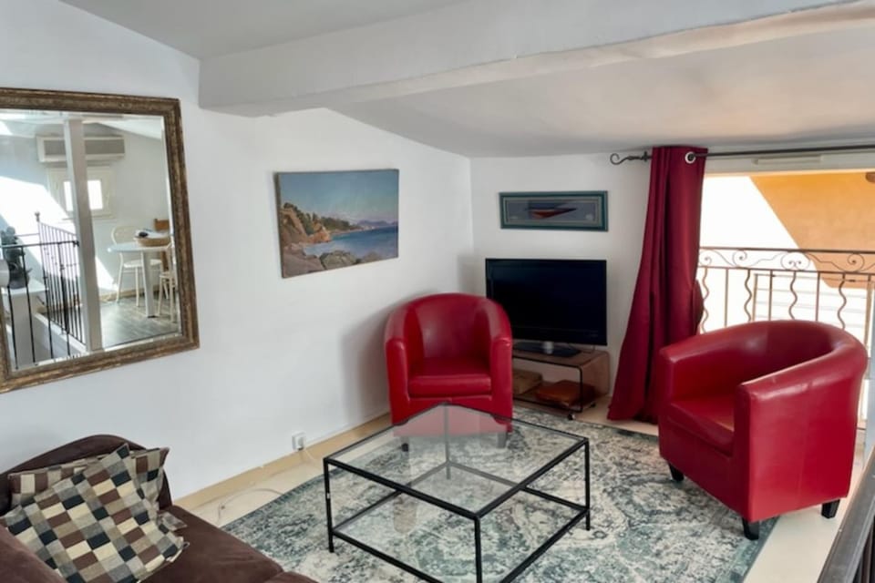 Apartment with roof terrace in Aix Apartment in Aix-en-Provence