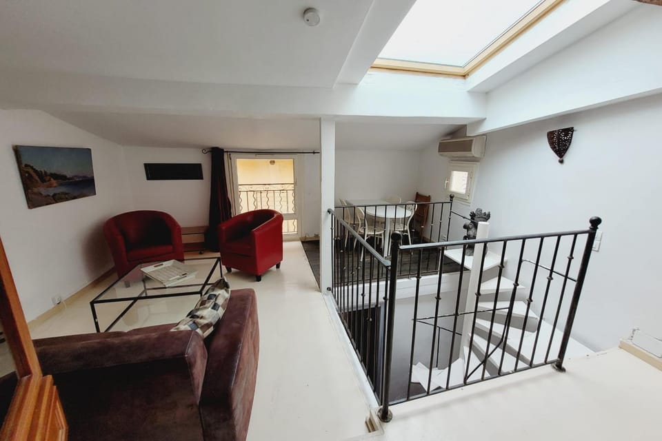 Apartment with roof terrace in Aix Apartment in Aix-en-Provence