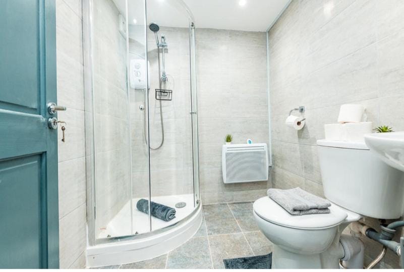 Cozy Redz room Bed and Breakfast in England