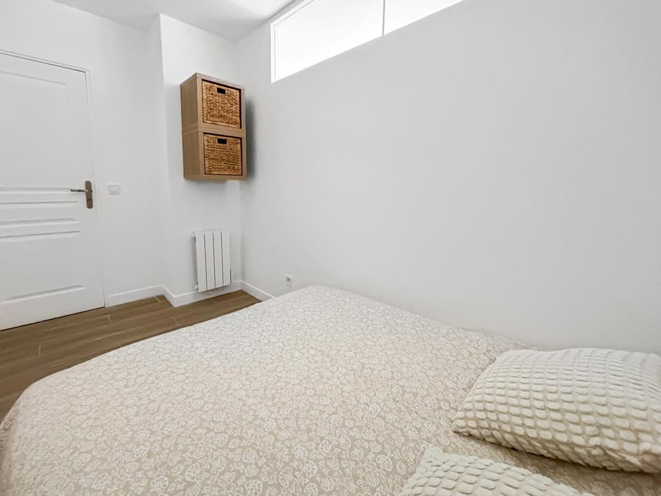 Bed, Bedroom, wardrobe