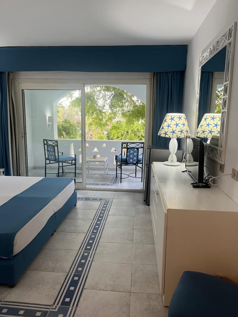 Bed, Balcony/Terrace, Living room, Photo of the whole room, Seating area