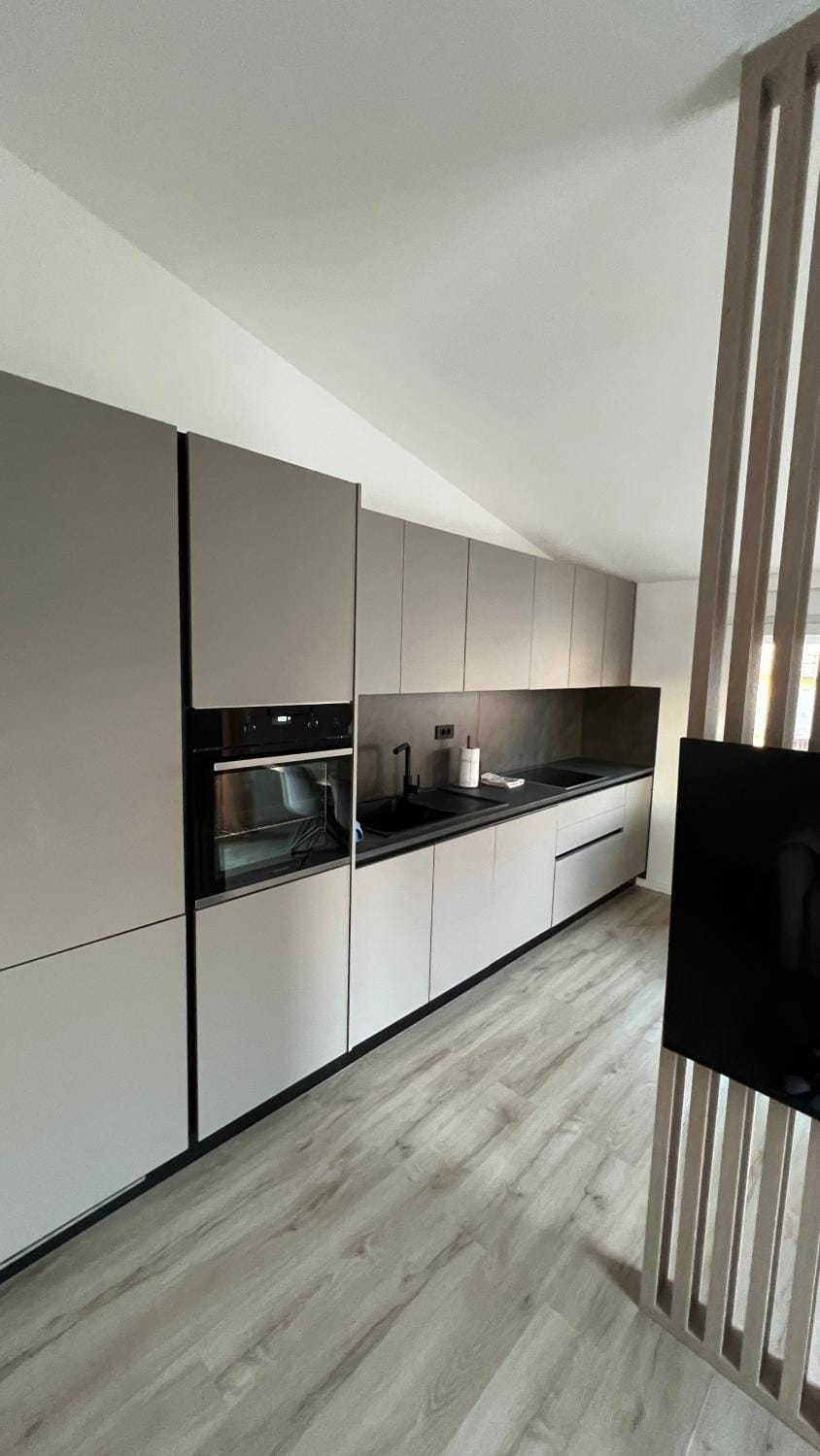 Coffee/tea facilities, Kitchen or kitchenette, dishwasher, stove