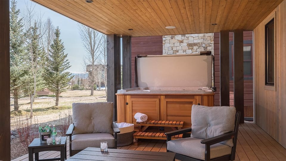 Hot Tub, View (from property/room), Seating area, furniture, towels