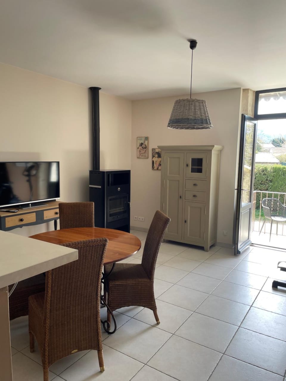 DANS LES ALPILLES - 2 chambres ST REMY Apartment in Saint-Remy-de-Provence