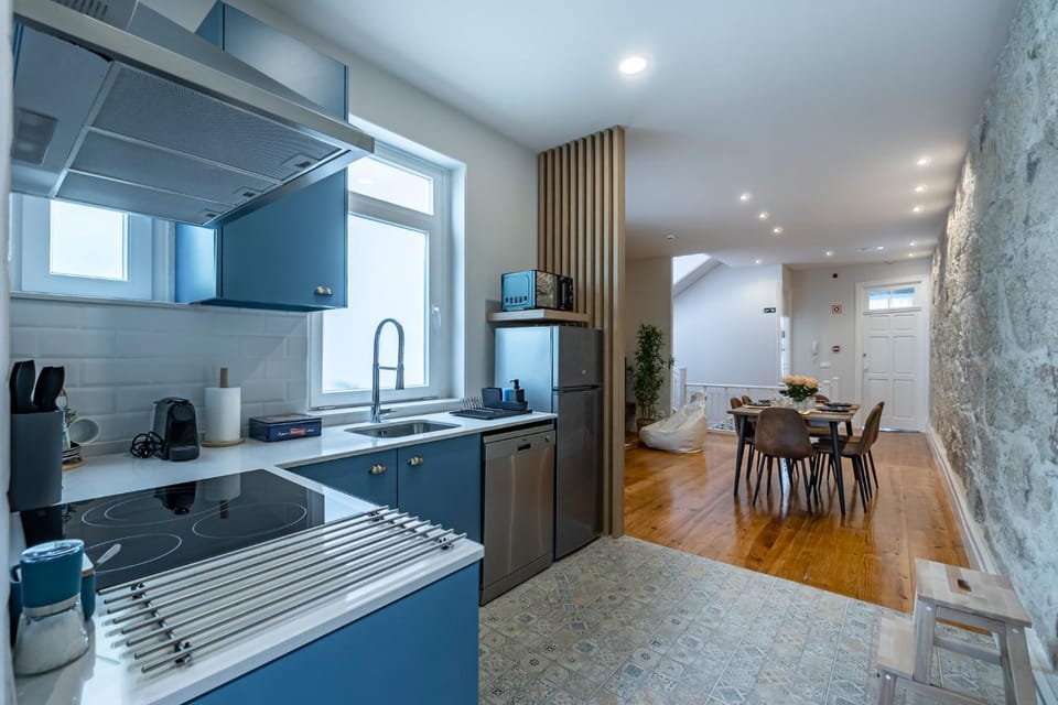 Kitchen or kitchenette, oven, pet friendly, stove