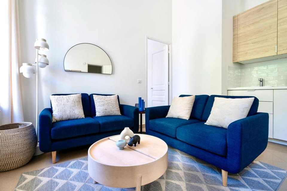 Living room, Seating area