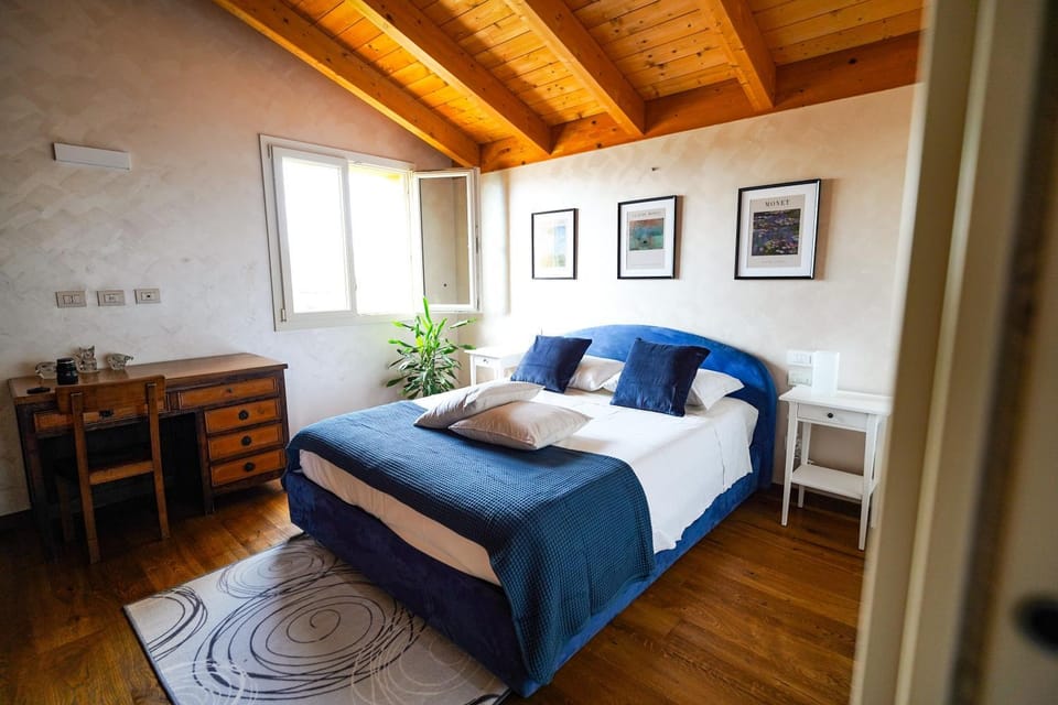 Property building, Living room, Bedroom