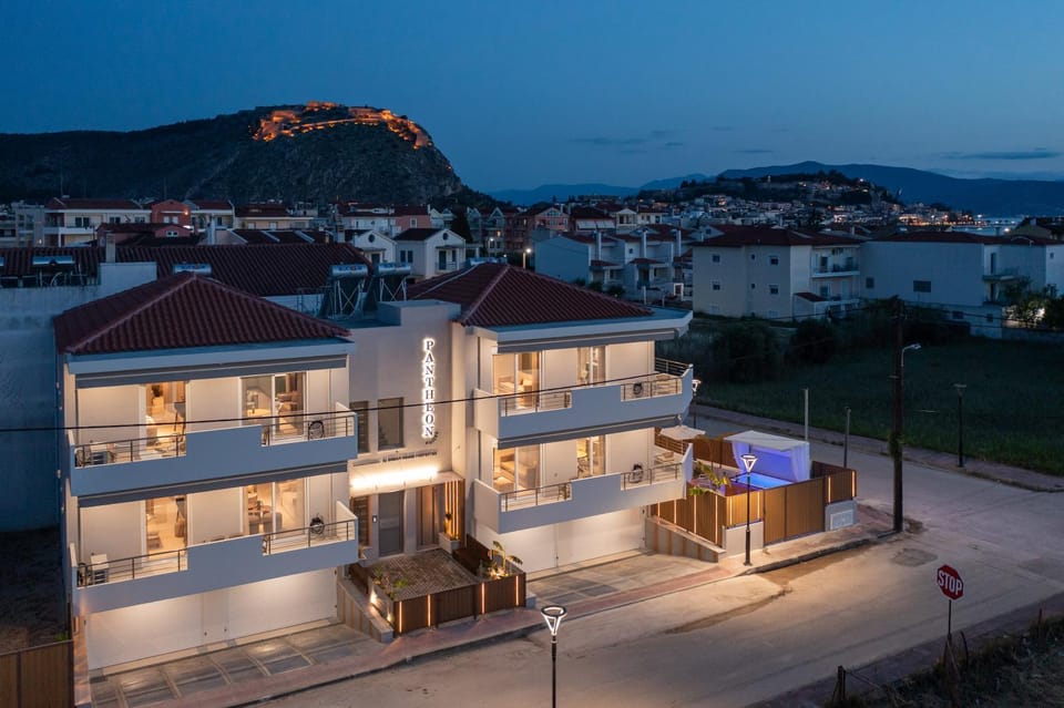Pantheon Suites Gaitis Apartment in Nafplion