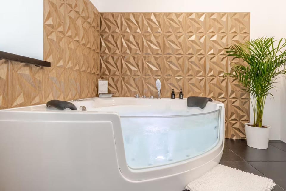 Hot Tub, Bathroom, Bath