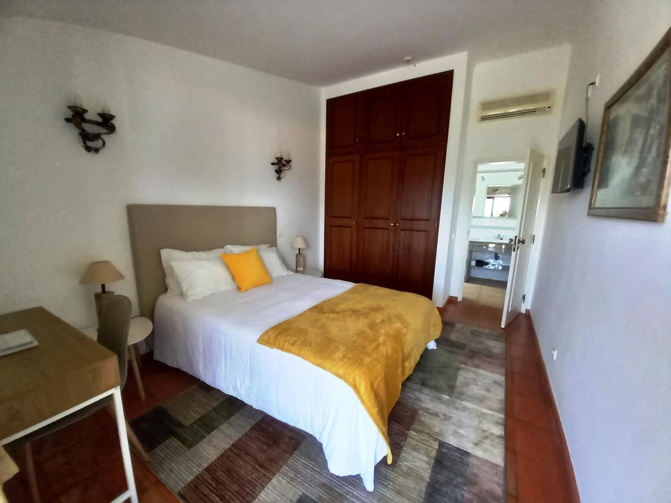 Quinta das AVES - Double Bedroom 1 Bed and Breakfast in Lagos