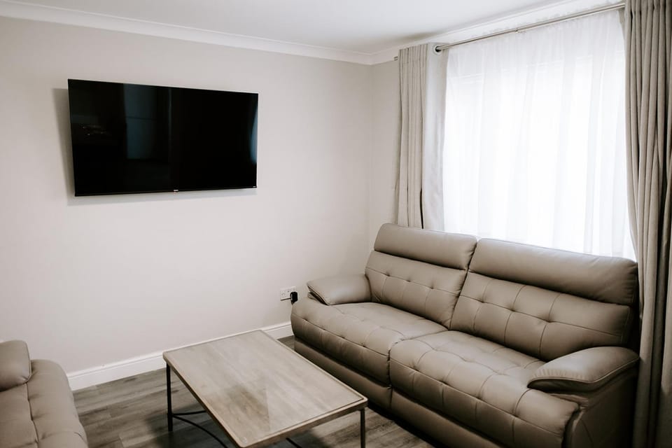 TV and multimedia, Living room, Seating area