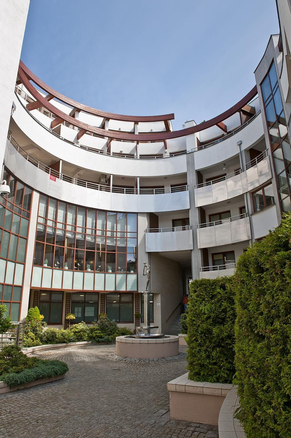 Facade/entrance