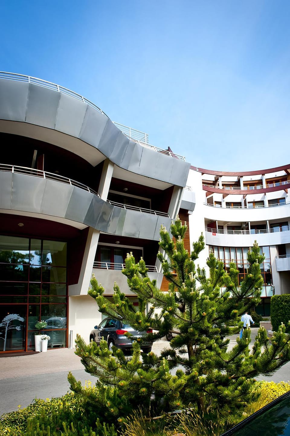 Facade/entrance