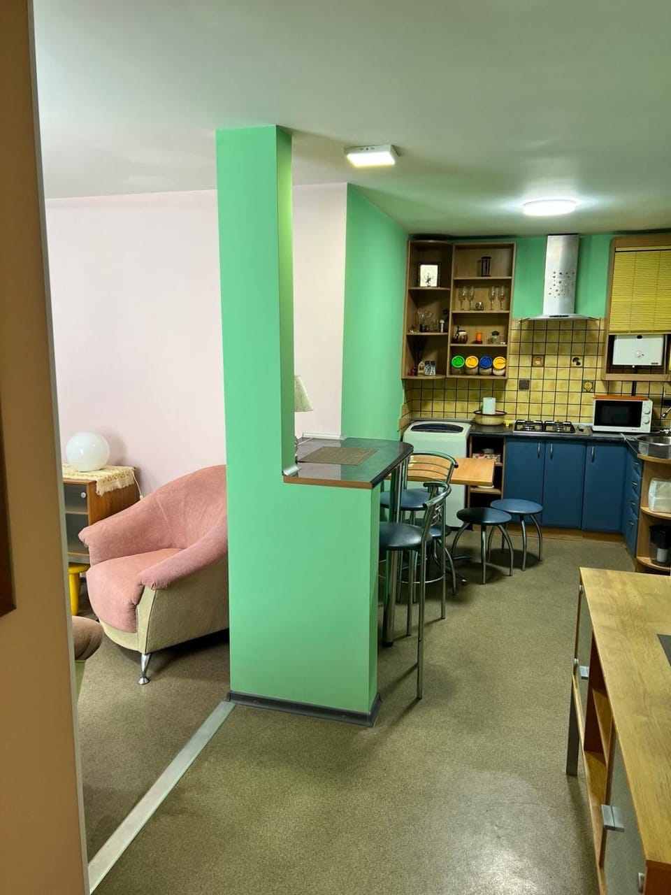 Kitchen or kitchenette, Seating area