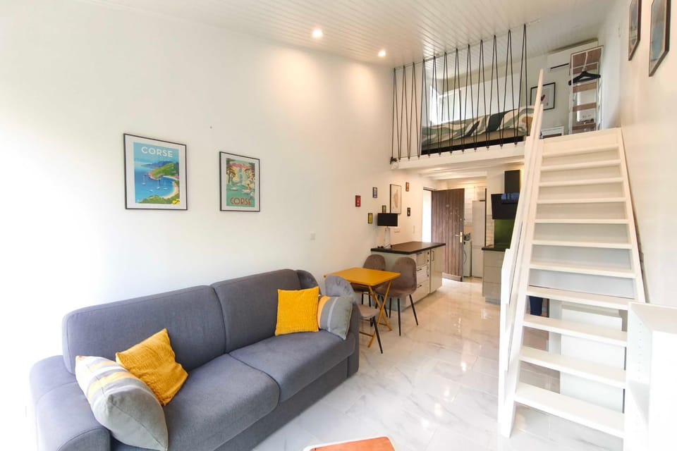 Studio with balcony - sea view Apartment in Corsica