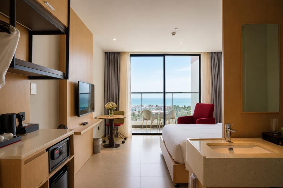 Bed, Natural landscape, Photo of the whole room, Bedroom, Sea view, minibar